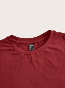 SHEIN EZwear 休闲简约勃艮第图案圆领短袖紧身短款T恤女款，适合夏季