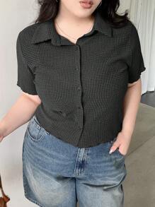 Dazy Plus Áo thun ngắn tay dáng ôm cỡ lớn với chất liệu vải có họa tiết, áo thun nữ phong cách đường phố mùa xuân/hè, áo croptop nữ. - màu đen - Xem 5