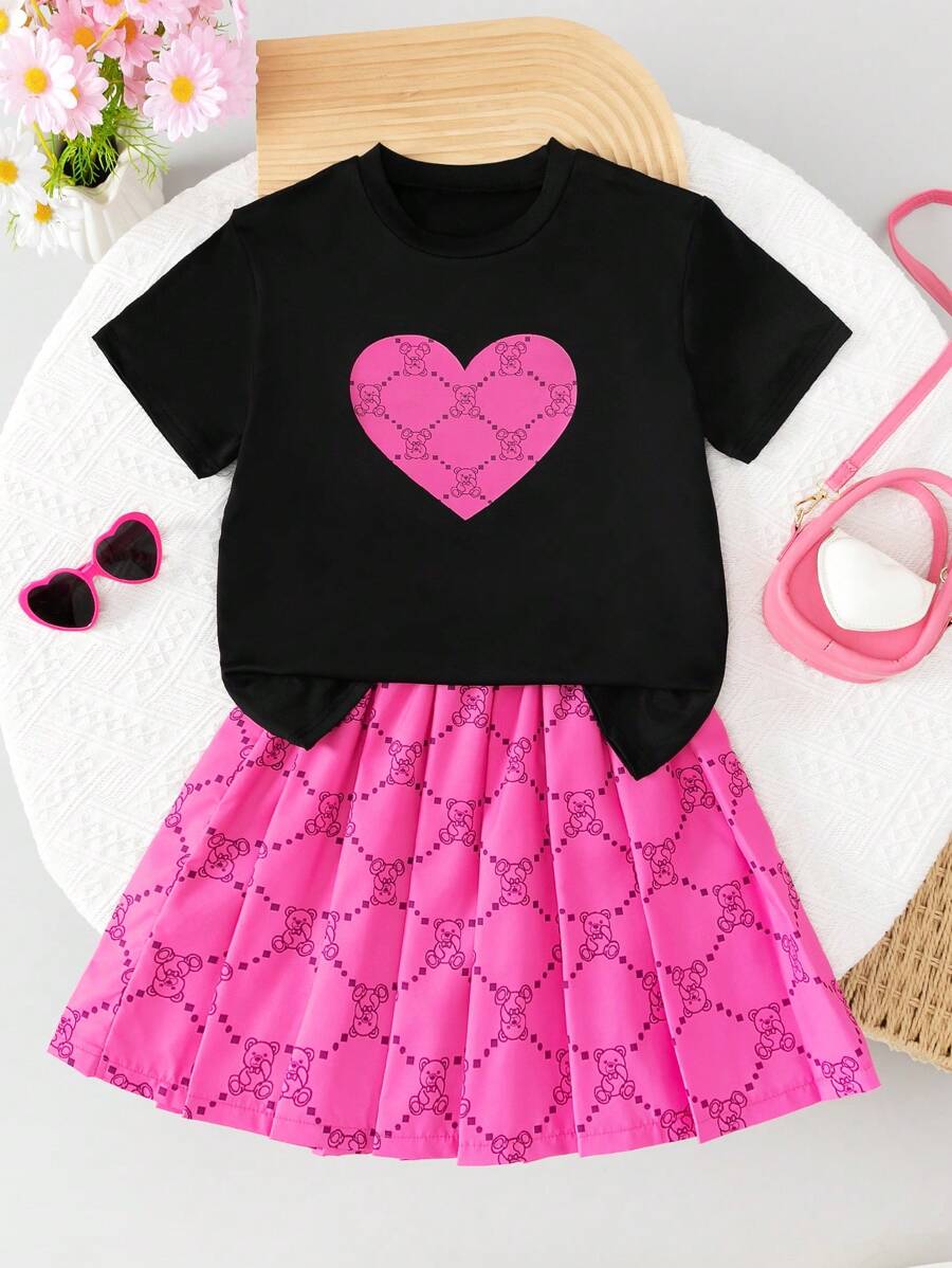 年轻女孩夏季服装套装：可爱心形图案舒适圆领短袖上衣 + 百褶裙，适合度假、户外穿着 - 彩色 - 查看 1