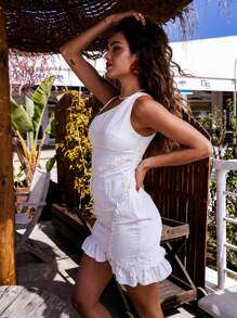 Nöista White Draped One-Shoulder Ruched Mini Dress
Sophisticated White Mini Dress With One-Shoulder Draped Design And Ruched Detailing, Perfect For Wedding Guest Attire, Graduation Events, Or Formal Parties.