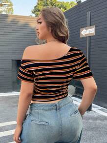 SHEIN EZwear Áo thun ngắn tay kẻ sọc nhiều màu sắc không đối xứng vai cho nữ cỡ lớn - màu đen - Xem 2