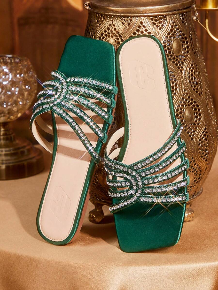 CUCCOO TILAWA Women's Red Fashionable Metal Buckle Flat Sandals