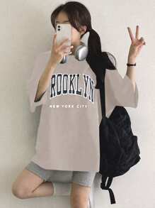 DAZY Áo thun tay ngắn in chữ cỡ lớn thời trang Preppy - Màu be - Xem 3