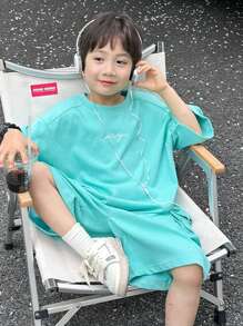 SHEIN 2pcs/Set Tween Boy Casual Korean Style Comfortable Fashion Practical Versatile Neon Blue T-Shirt And Loose Shorts Set, Suitable For Daily Wear, School, Outing, Sports, Fleece Thickened For Spring/Summer