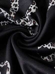 SHEIN Tween Girls Minimalistic Pattern Comfortable Ruched Elastic Fitted Black Tube Top - Black - View 3