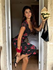 SHEIN Frenchy 女士优雅法式玫瑰花卉网眼面料修身中长连衣裙，优雅夏季女士毕业礼服，女士沙滩装，复活节礼服，女士毕业礼服，狂欢装 - 黑色 - 查看 5