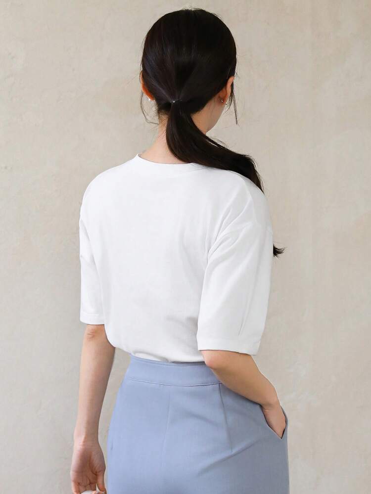 1pc Women Solid Color Fitted Short Sleeve Split Hem T-Shirt, Minimalist Fashion Casual Everyday Wear Summer Preppy Tops