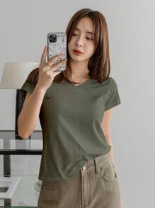 Dazy-Less 女款V領短袖純色極簡風T恤，休閒日常穿著，夏季商務休閒，適合女教師校園穿搭 - 墨綠色 - 查看 3