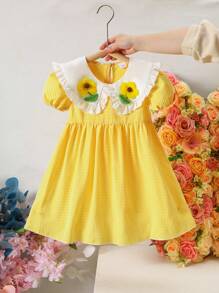 Girls' Gingham Print Ruffled Collar Lantern Sleeve Midi Dress With Floral Decor, Suitable For Casual Wear, Outings, Family Gatherings, Great Choice For Young Young Girl