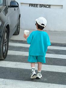 SHEIN 2pcs/Set Tween Boy Casual Korean Style Comfortable Fashion Practical Versatile Neon Blue T-Shirt And Loose Shorts Set, Suitable For Daily Wear, School, Outing, Sports, Fleece Thickened For Spring/Summer