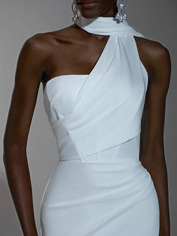 Elitara Elegant White Stretch Knit Luxurious Minimalist Halter Neck Backless Mermaid Long Trailing Sexy Wedding Dress, Suitable For Dates, Weddings, Graduations, Beach, Lawn Weddings, Special Occasions, Bride