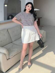 Dazy Plus 大码女式休闲特殊颜色面料修身圆领短袖夏季T恤