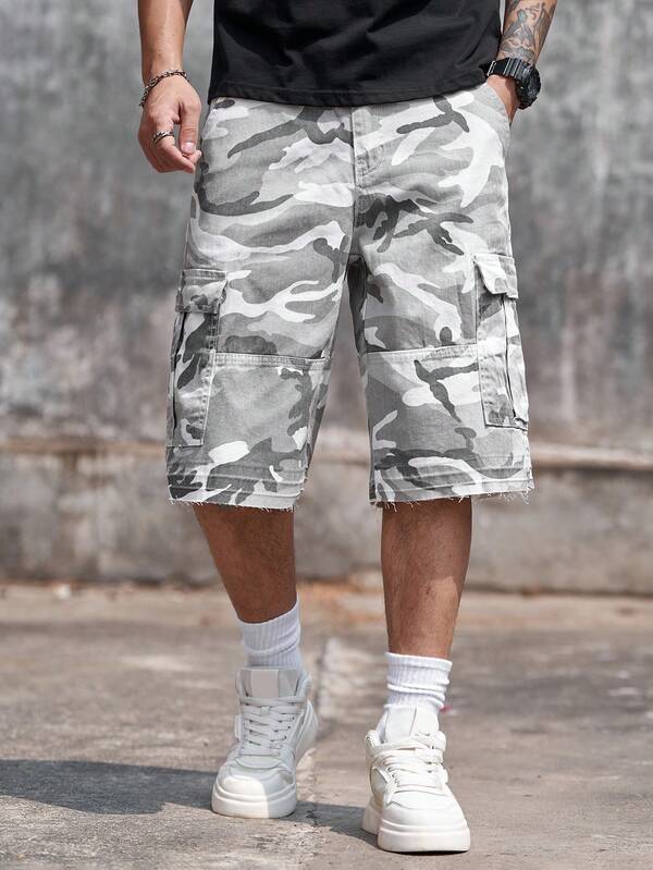 Manfinity EMRG Pantaloni scurți cargo din denim pentru bărbați, cu imprimeu de camuflaj, cu picior larg