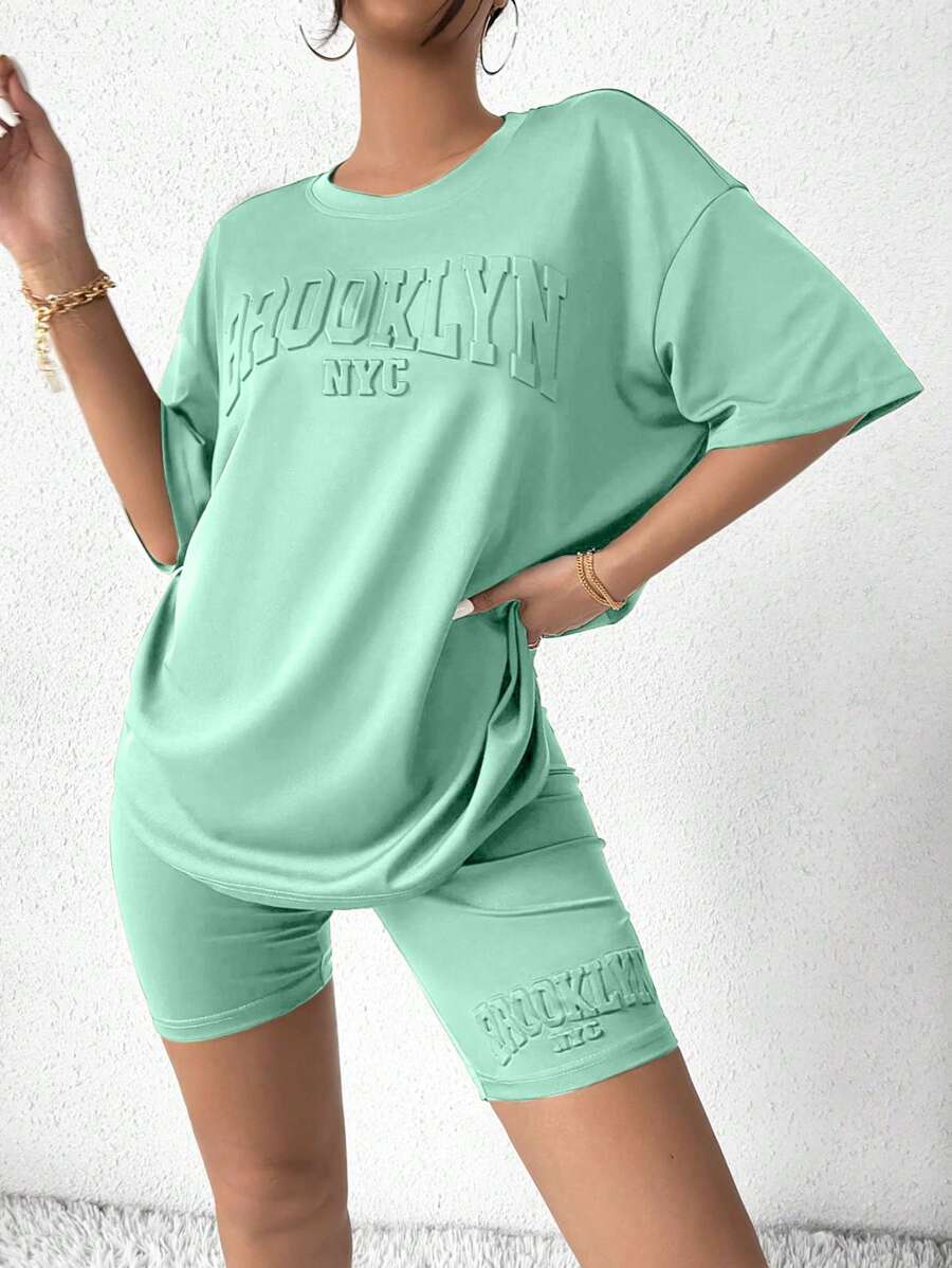 Flirla 2 件套女士休闲字母刺绣 T 恤和短裤套装，夏季 - 薄荷藍 - 查看 1