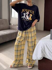 DAZY Conjunto de pijama informal para mujer con camiseta estampada con cachorro y letras, a juego con pantalones holgados de cuadros