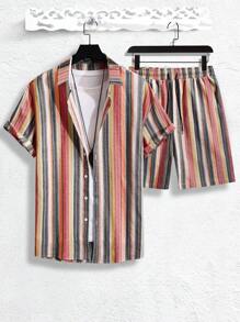 Manfinity RSRT Set de 2 piezas de camisa y pantalones cortos casuales con rayas de contraste para hombres, conjunto de ropa de playa para hombres