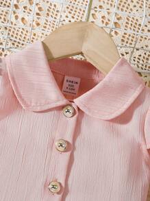 SHEIN Bộ áo blazer và quần short tay lửng màu be nhạt, kiểu dáng thời trang và thanh lịch cho bé gái mùa hè. Chất liệu vải nhẹ, mềm mại, thoải mái khi mặc, lý tưởng cho những ngày hè nóng bức. Tay áo lửng kiểu phồng tạo điểm nhấn tinh nghịch, mang đến vẻ ngoài vừa thanh lịch vừa đáng yêu, dù tham dự tiệc hè hay đi mua sắm, chắc chắn đây sẽ là điểm nhấn nổi bật trên đường phố mùa hè này. - Hồng - Xem 3