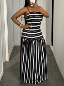 Slaydiva Váy chữ A dây mảnh bó kẻ sọc cỡ lớn mới 2025 dành cho nữ - Đen và trắng - Xem 4