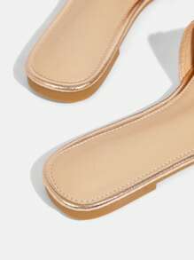 CUCCOO TILAWA Women's Summer Rhinestone Baroque Graphic Round Toe Flat Elegant Casual Minimalist Resort Gold Flat Sandals & Slippers For Beach, Holiday, Afternoon Tea