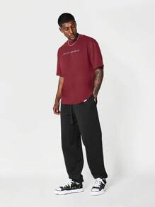 Sumwon International Logo Money Statement T-Shirt Urban Streetwear Cotton Jersey Tee Hip Hop Fashion Motivational Slogan Design Casual Top Spring 2024 - Burgundy - View 3