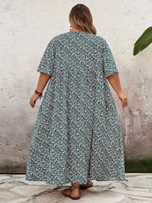 SHEIN CURVE+ 大码女式度假宽松碎花 V 领短袖娃娃裙教师裙、沙滩裙太阳裙、度假服装波西米亚风女士海滩服装/沙滩裙/海滩度假服装/海滩必备品/毕业/茶会礼服