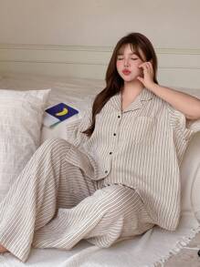 Dazy Plus 大码条纹宽松翻领短袖上衣和裤子睡衣套装 - 黑與白 - 查看 5