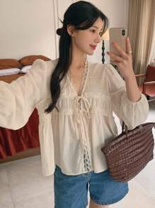 DAZY Áo cánh ren chắp vá cổ chữ V cho nữ, nhún bèo thu - Màu be - Xem 2