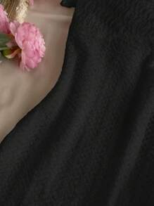 SHEIN 少女春夏黑色纹理提花泡泡雪纺修身扭纹胸围短袖超短连体裤，度假休闲简约风格 - 黑色 - 查看 6