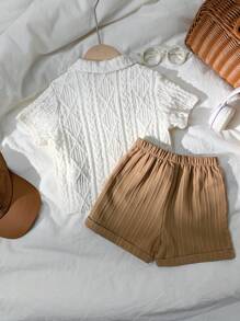 2 件套男婴/女婴休闲百搭白色纯色镂空针织柔软圆领短袖开衫上衣和撞色卷边舒适短裤，适合春夏季穿着 - 卡其色 - 查看 2