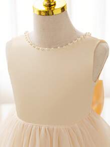 SHEIN Glamorique Kids Váy lưới không tay đính ngọc trai và nơ màu mơ cho bé gái, thích hợp cho tiệc trang trọng, tiệc sinh nhật, biểu diễn vào mùa hè - Màu be - Xem 7