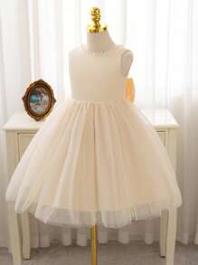 SHEIN Glamorique Kids Váy lưới không tay đính ngọc trai và nơ màu mơ cho bé gái, thích hợp cho tiệc trang trọng, tiệc sinh nhật, biểu diễn vào mùa hè - Màu be - Xem 3