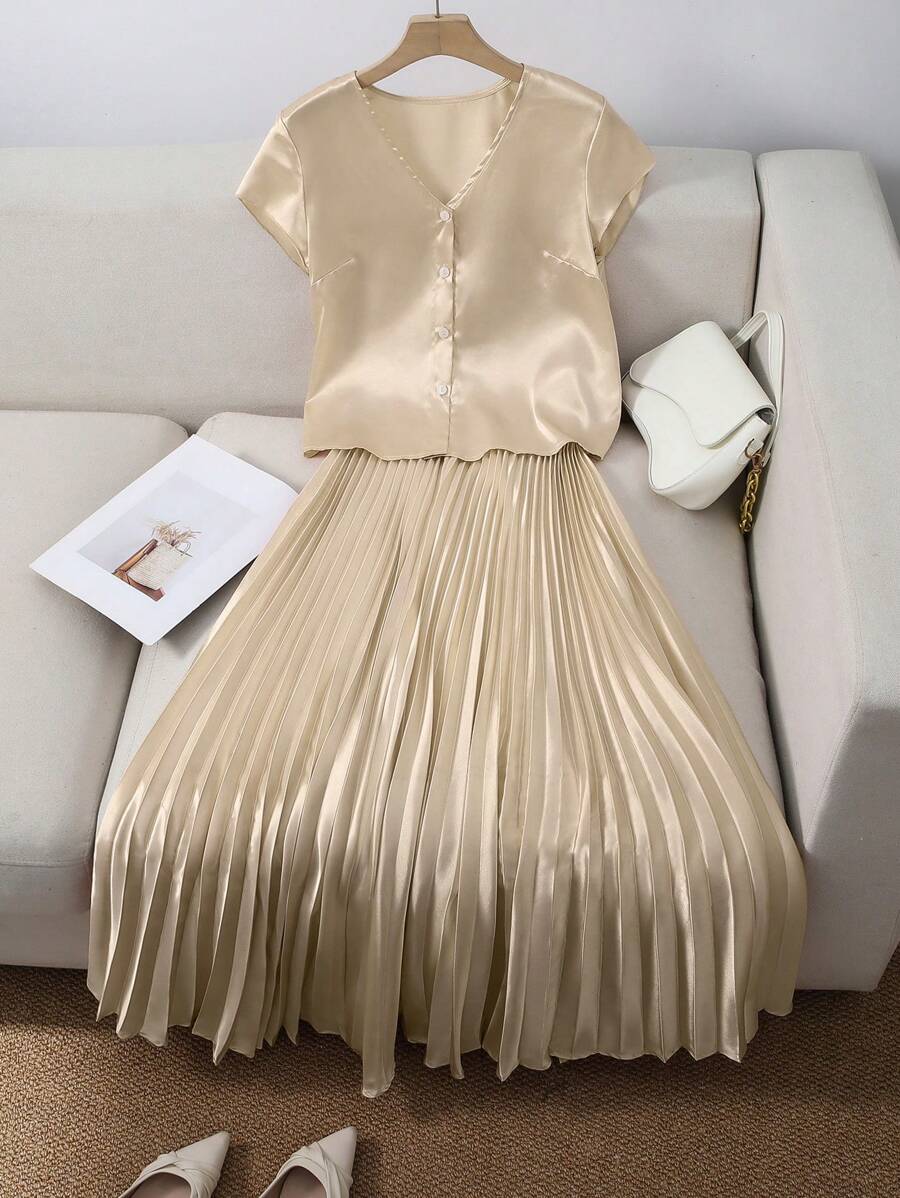 SHEIN Clasi 女士两件套:纯色单排扣V领短袖衬衫和百褶裙 - 香檳色 - 查看 1