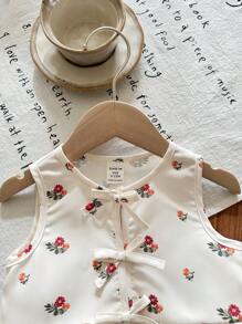 SHEIN 可爱夏季碎花上衣和松紧腰短裤套装，适合女宝宝 - 彩色 - 查看 5