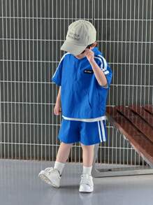 SHEIN 2件組小男孩休閒時尚連帽短袖T恤與短褲套裝，柔軟舒適夏季運動、上學與派對穿搭 - 寶藍色 - 查看 5
