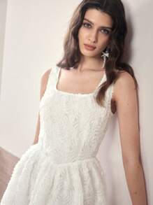 MOTF STUDIO Vestido midi con aplicación floral de malla - Blanco - Ver 1