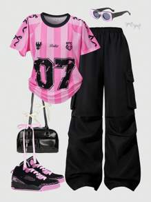SHEIN Set de 2 piezas: Camiseta con estampado de números y letras con lazo de baloncesto para adolescente, y pantalones cargo negros con bolsillos como conjunto casual de calle
