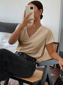 Livesso 女士休闲纯色深V领宽松T恤，夏季，商务休闲女装 - 卡其色 - 查看 4