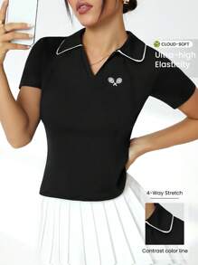 CourtClass 女式网球拍印花 Polo 衫，有领短袖修身运动上衣 - 黑色 - 查看 1