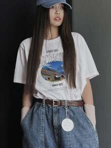 DAZY Camiseta blanca de mujer con cuello redondo y manga corta, estampado gráfico, camiseta oversize para primavera/verano