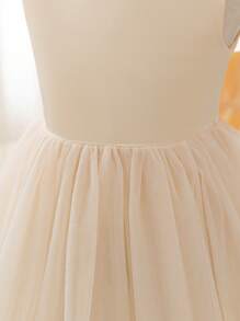 SHEIN Glamorique Kids Váy lưới không tay đính ngọc trai và nơ màu mơ cho bé gái, thích hợp cho tiệc trang trọng, tiệc sinh nhật, biểu diễn vào mùa hè - Màu be - Xem 6