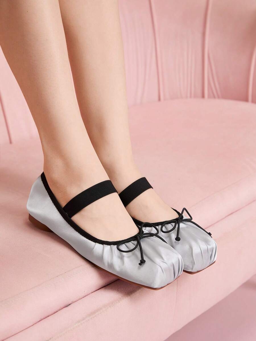 CUCCOO DOLLMOD Damen niedliche hellgraue Schleifenverzierte Slipp-On Flache Schuhe