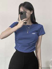 DAZY Áo thun nữ tay ngắn có họa tiết chữ và xếp ly mùa hè, áo crop top nữ thời trang thanh lịch - Màu xanh lam - Xem 4