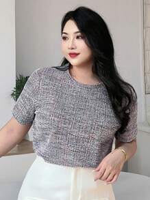 Dazy Plus 大码女式休闲特殊颜色面料修身圆领短袖夏季T恤