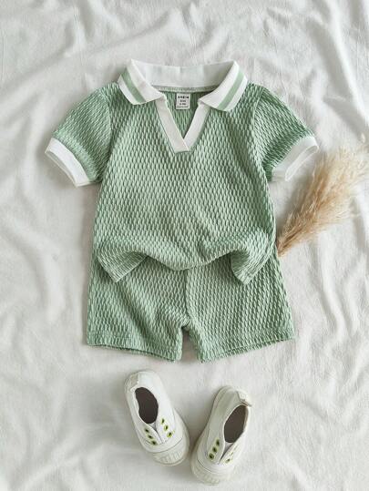 SHEIN Vintaside Kids Conjunto de verano para bebé niño en verde sólido - Camisa de manga corta con cuello a juego con pantalones cortos a conjunto, diseño sencillo sin estampados, corte holgado, adecuado para salidas, hogar casual y actividades deportivas relajadas