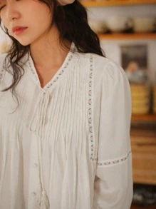 DAZY Áo sơ mi dài tay họa tiết hoa Mori tối giản, giản dị dành cho nữ - Màu be - Xem 11