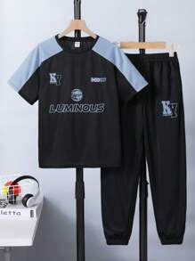 SHEIN 2pcs/Set Kaos Lengan Pendek dan Celana Jogger Kasual Olahraga Warna Kontras untuk Anak Laki-Laki, Anak-Anak - Baby Blue - View 7