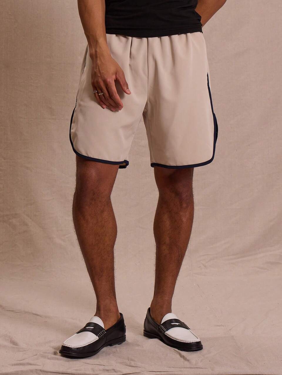 Men Boxing Style Plain Contrast Panel Shorts Spring Summer