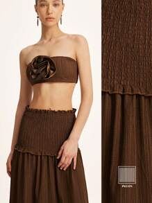 Chiquease Top de bikini con pliegues de tejido texturizado en color marrón con bandeau fruncido y falda maxi de línea A acoplada de cintura baja, elegante conjunto casual y romántico versátil de 2 piezas para mujer - Marrón - Ver 3