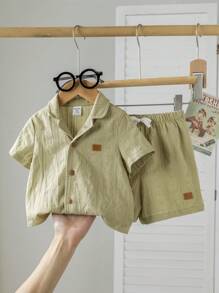 SHEIN 2 bucăți set de cămașă și pantaloni scurți cu talie elastică, cu guler, stil casual, drăguț și distractiv, potrivit pentru îmbrăcăminte de primăvară/vară, în interior și în aer liber - Verde - Vizualizare 3