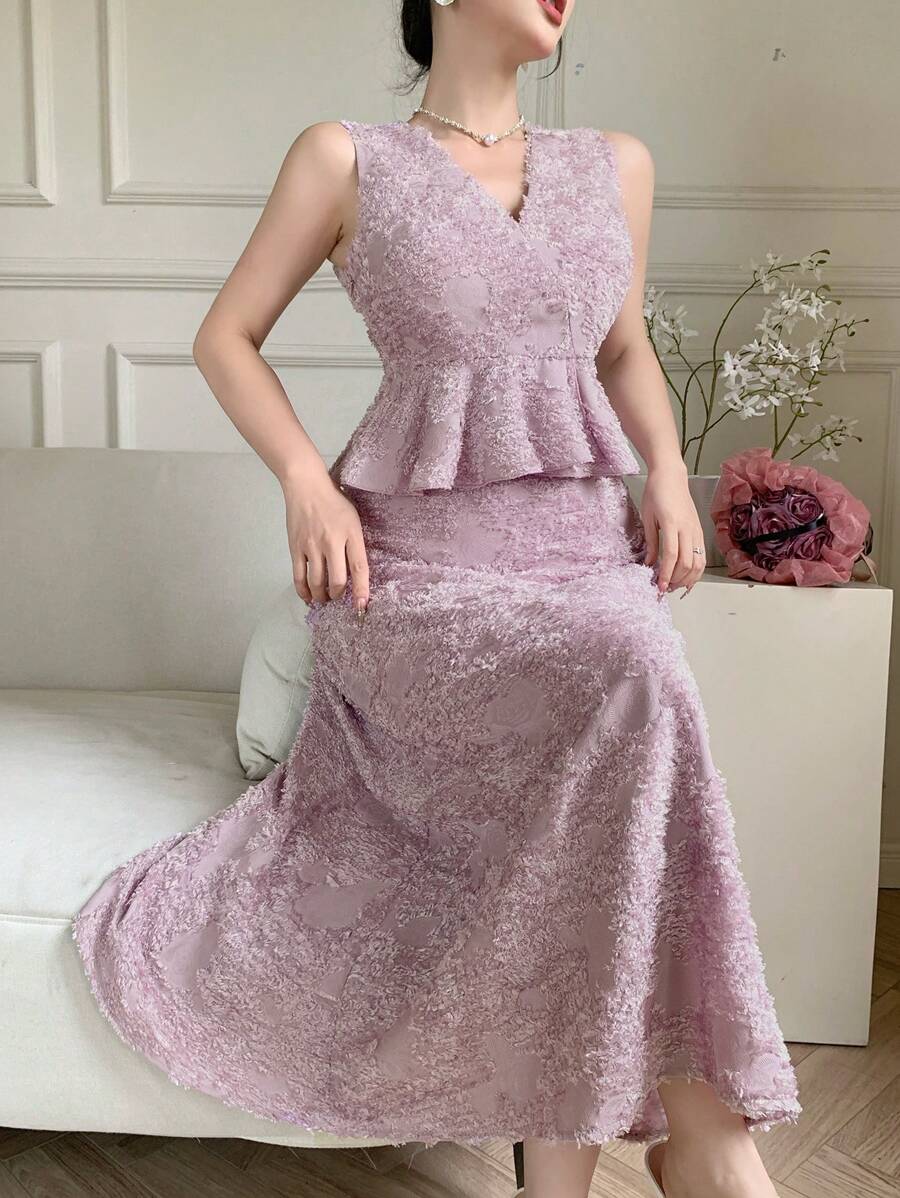 DAZY Conjunto de 2 piezas para mujer con camiseta de tirantes con cuello en V de encaje y volantes y falda - Morado - Ver 1